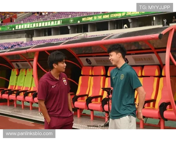 中国对阵韩国首发名单公布 王钰栋领衔颜骏凌高天意出战 蒯纪闻吾米提江迎首秀