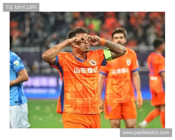 中超半场谢文能世界波泽卡贴地斩山东泰山客场领先云南玉昆2-0